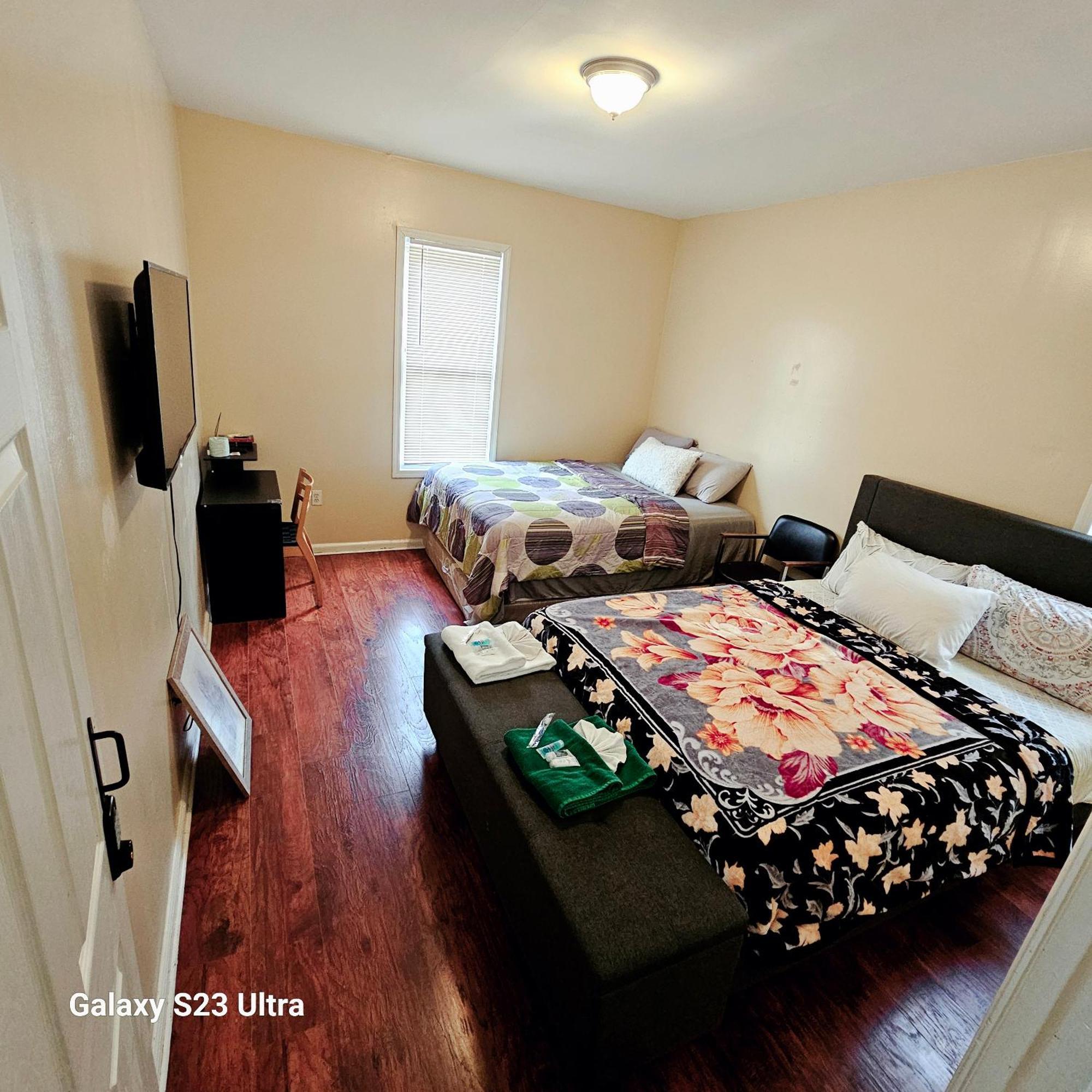 Divine Villa & Resorts Guest House - 283 Lehigh Ave Newark Room photo